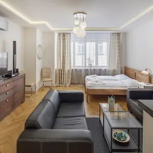 Selinor Old Town Aparthotel