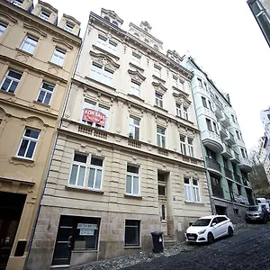 https://apartmn-moravsk-188.karlovyvary-hotels.com